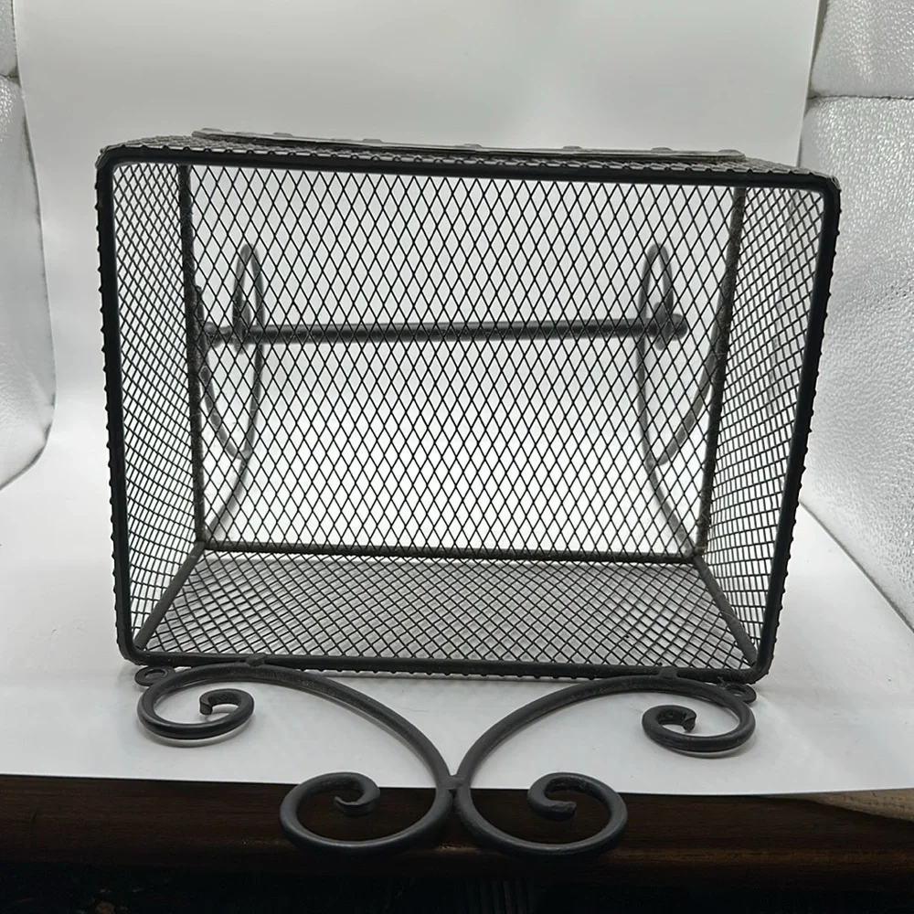 Black Metal Bath Wall Rack